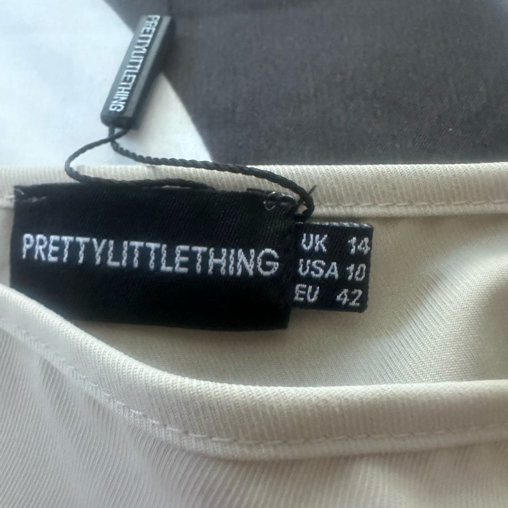 PrettyLittleThing Tan Cargo Pants and Crop Top Set - Picture 3 of 5